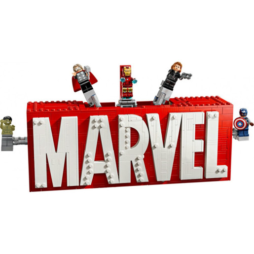 LEGO MARVEL LOGOTIPO Y MINIFIGURAS